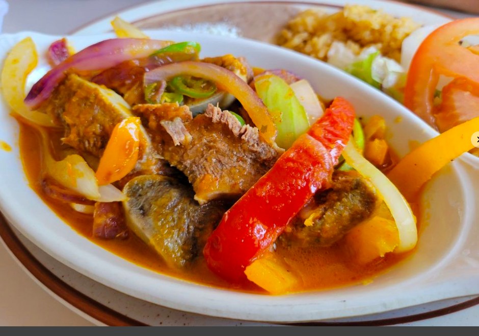 Lengua with sautéed peppers